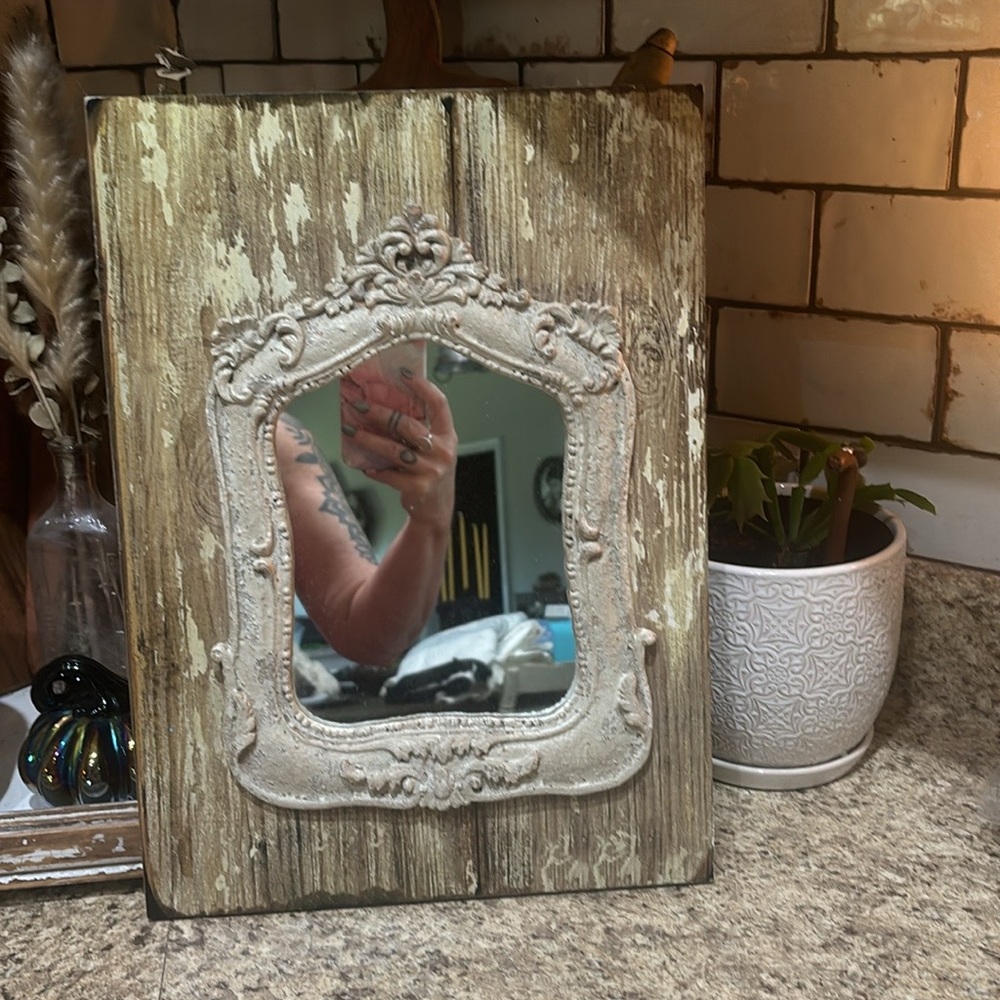 Wall hanging mirror